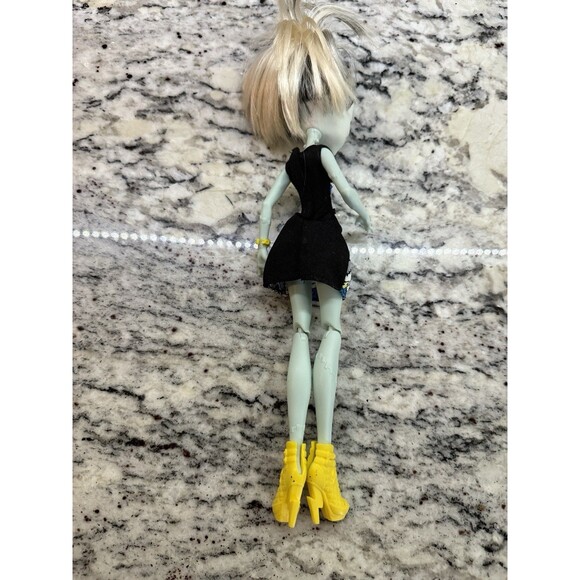 MONSTER HIGH Frankie Stein Skullette Dress Doll  used 2015 (J1) - Picture 4 of 6